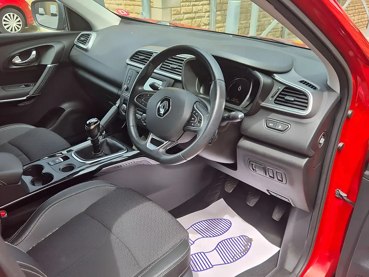 Used 2018 Renault Kadjar Dynamique S Nav Red - Interior and Exterior details 6