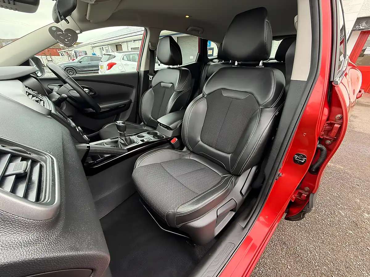 Used 2018 Renault Kadjar Dynamique S Nav Red - Interior and Exterior details 18