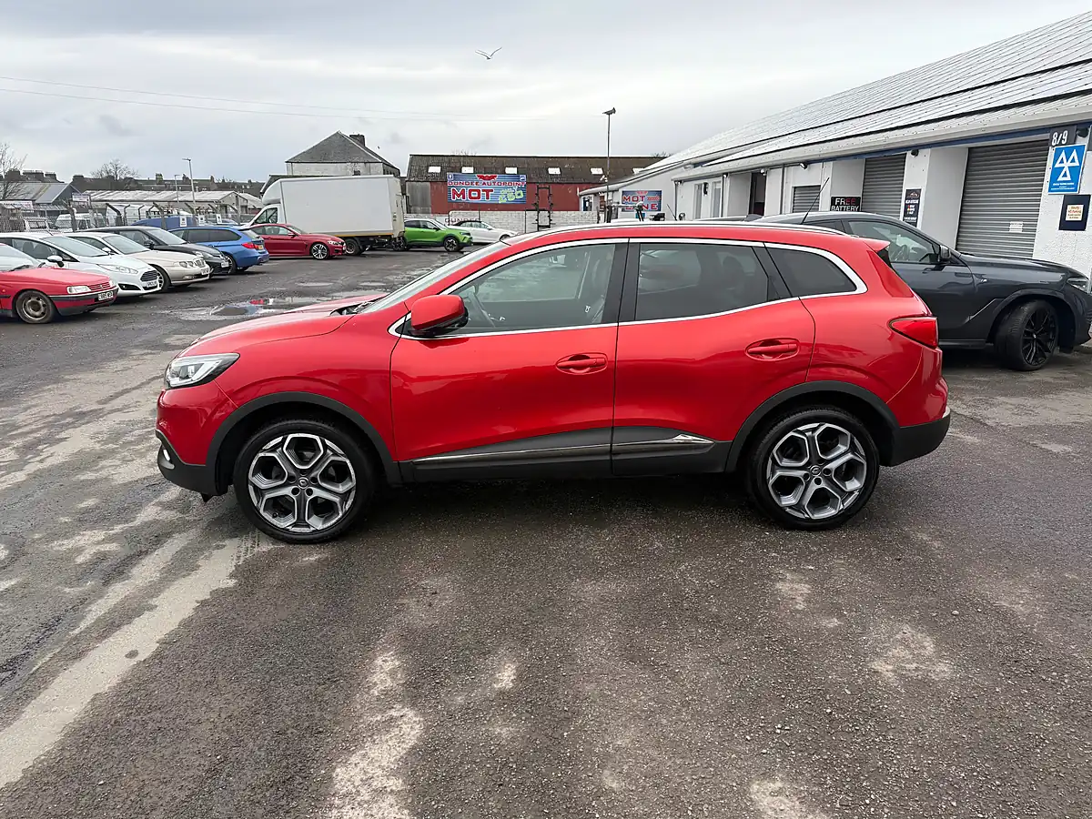 Used 2018 Renault Kadjar Dynamique S Nav Red - Interior and Exterior details 6