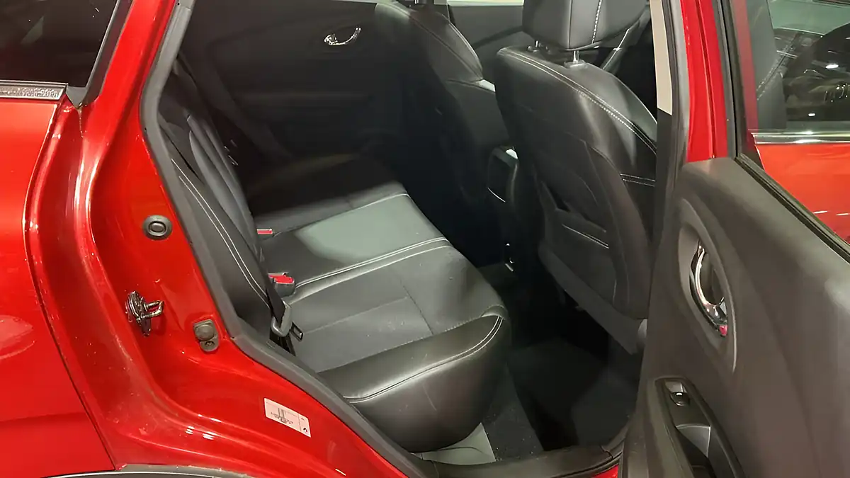 Used 2018 Renault Kadjar Dynamique S Nav Red - Interior and Exterior details 8