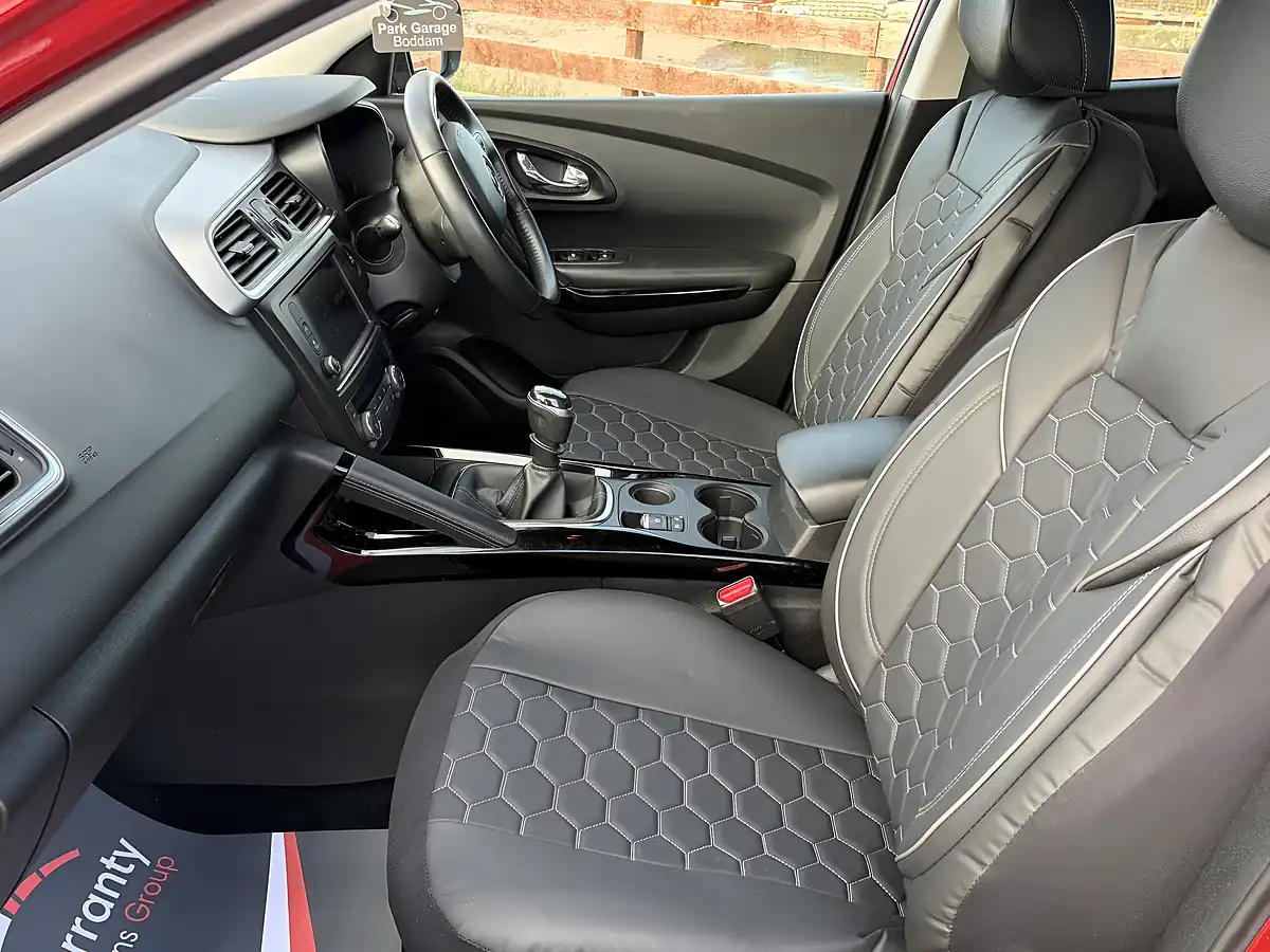 Used 2018 Renault Kadjar Dynamique S Nav Red - Interior and Exterior details 10