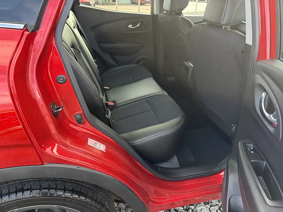 Used 2018 Renault Kadjar Dynamique S Nav Red - Interior and Exterior details 13