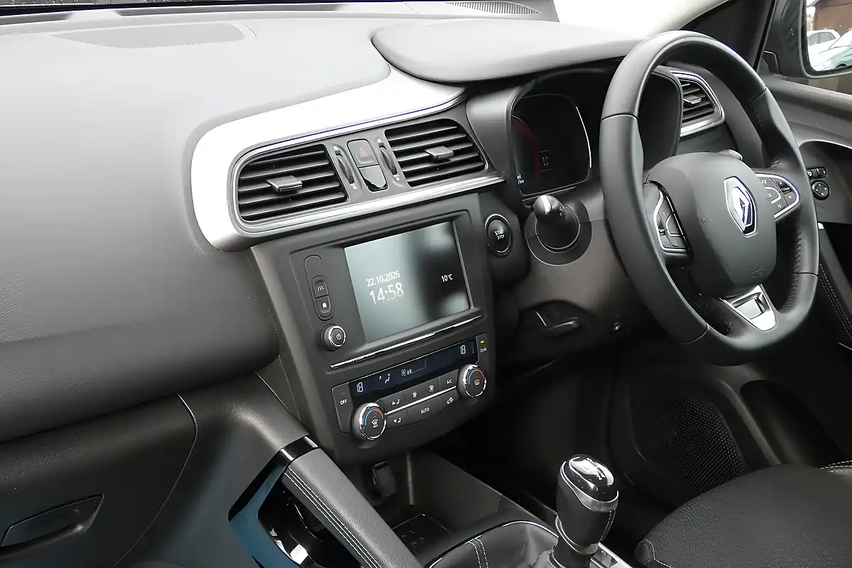 Used 2018 Renault Kadjar Dynamique S Nav Titanium Grey - Interior and Exterior details 7