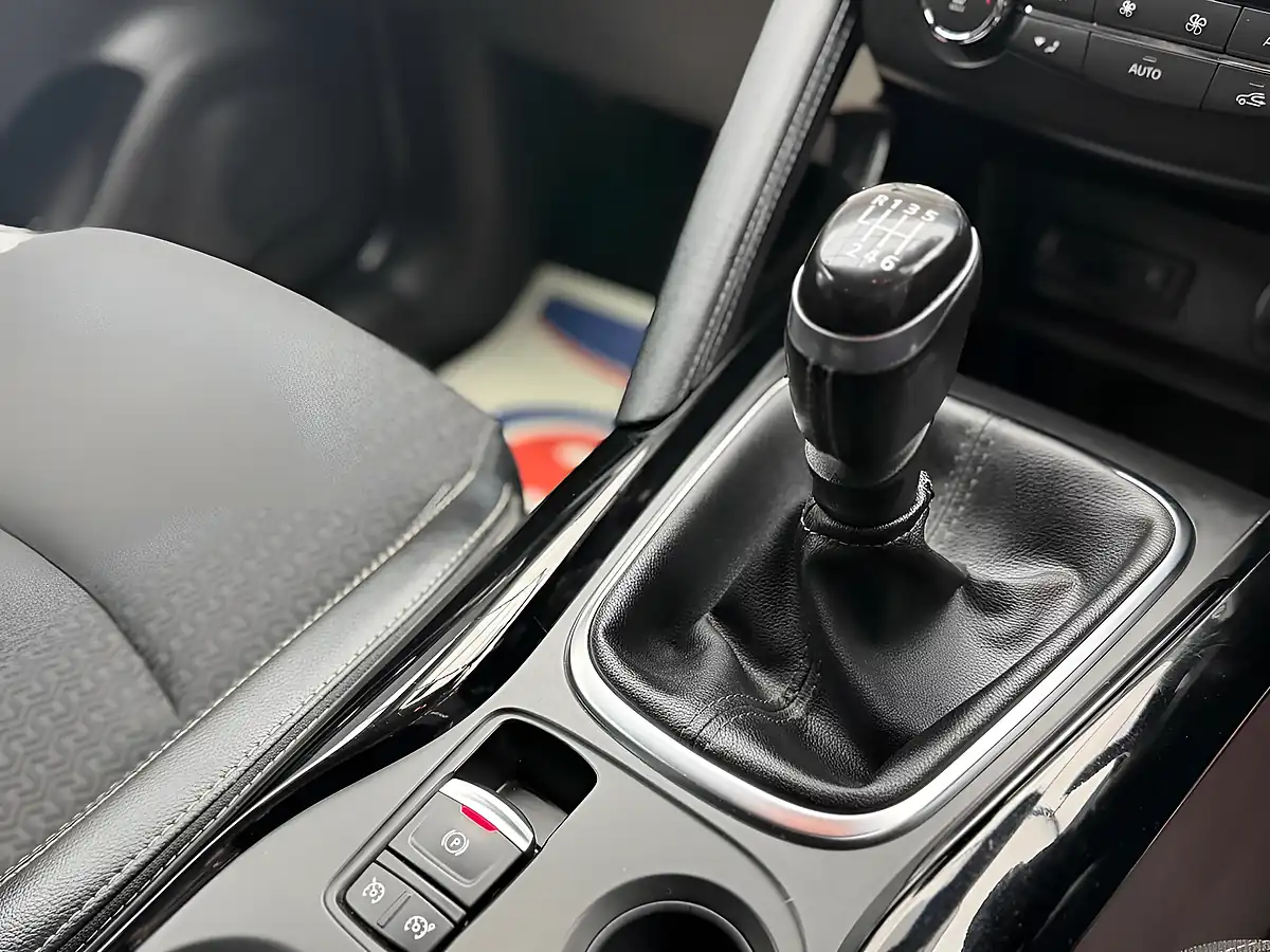 Used 2018 Renault Kadjar Dynamique S Nav White - Interior and Exterior details 16