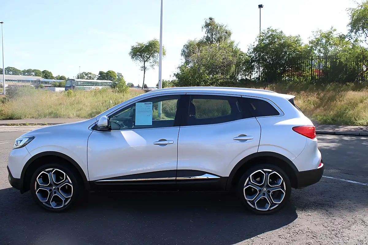 Used 2018 Renault Kadjar Dynamique S Silver - Interior and Exterior details 3
