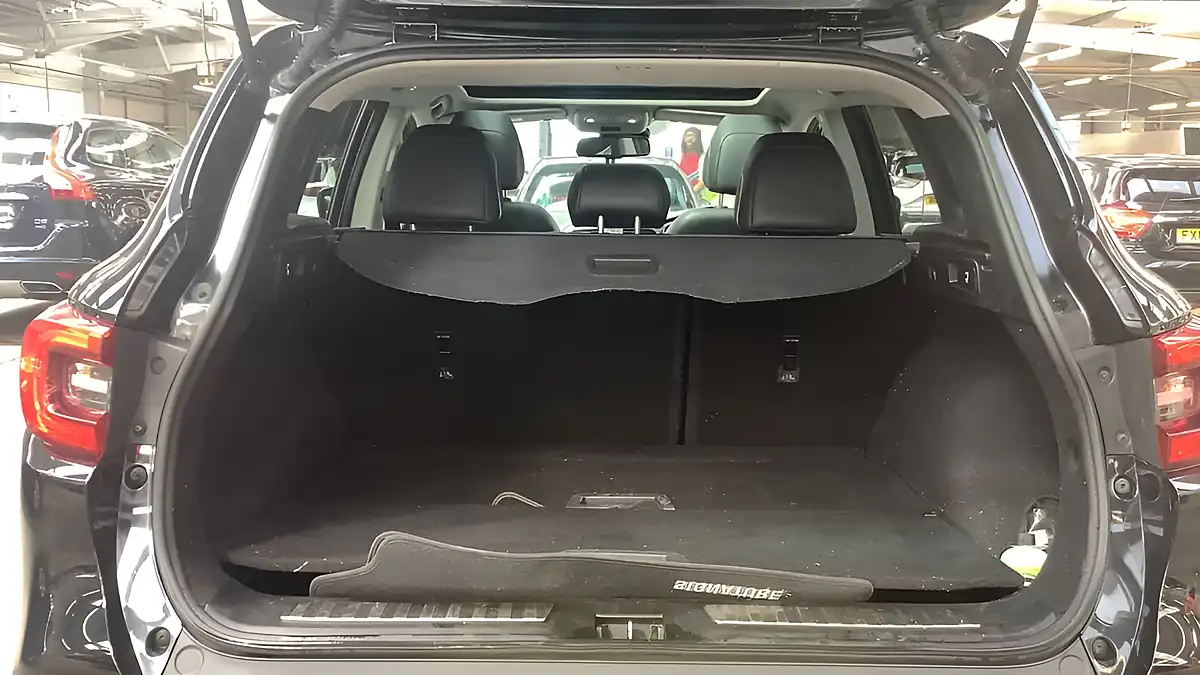 Used 2018 Renault Kadjar Signature Nav Black - Interior and Exterior details 10