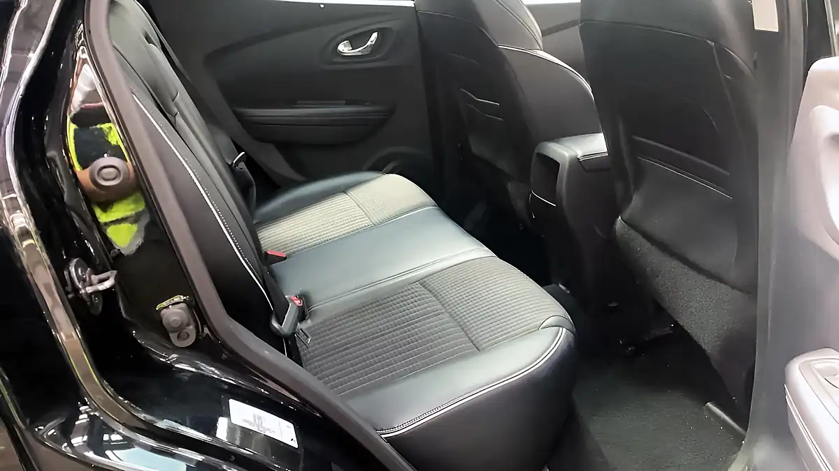 Used 2018 Renault Kadjar Signature Nav Black - Interior and Exterior details 9