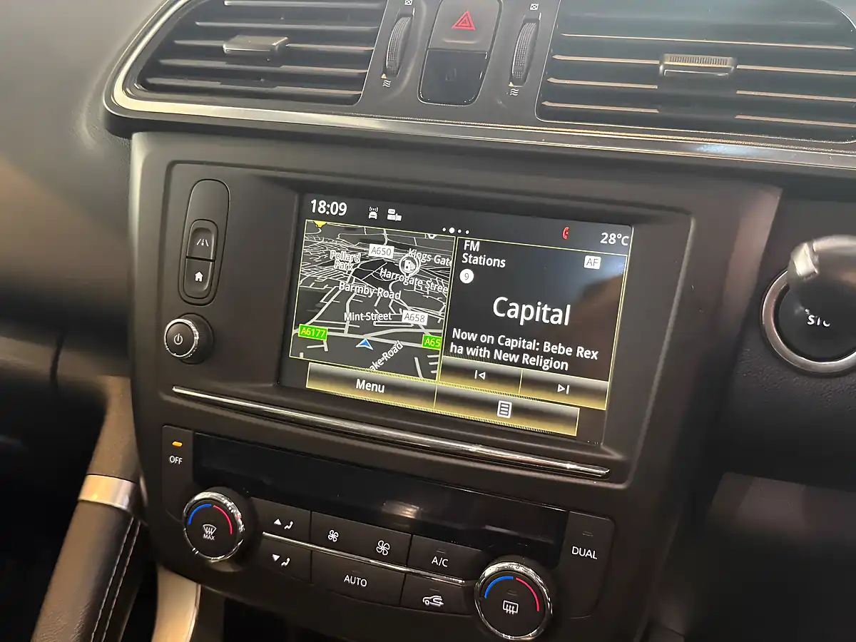 Used 2018 Renault Kadjar Signature Nav Grey - Interior and Exterior details 12