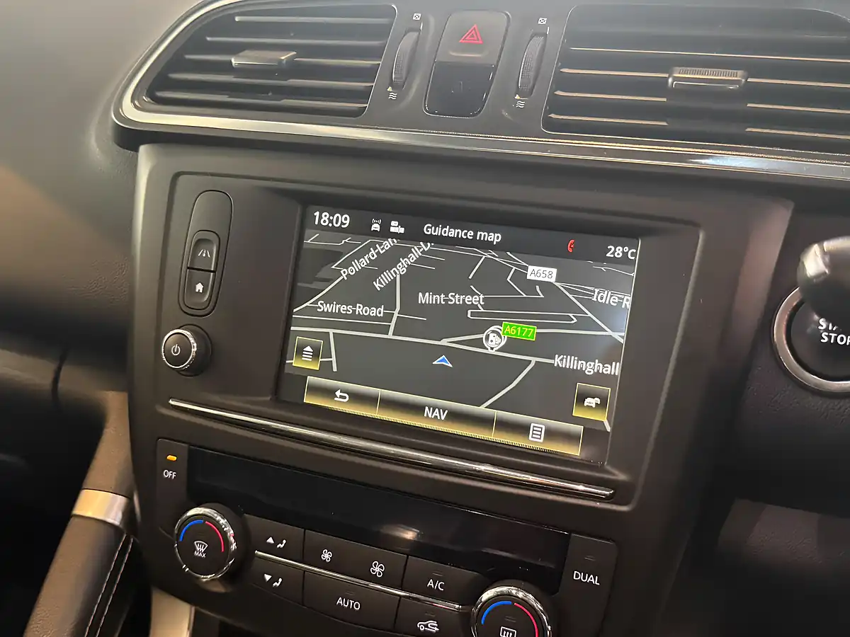 Used 2018 Renault Kadjar Signature Nav Grey - Interior and Exterior details 13