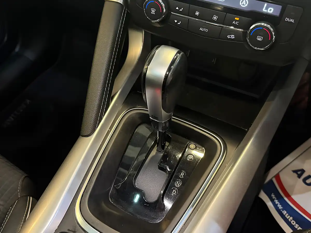 Used 2018 Renault Kadjar Signature Nav Grey - Interior and Exterior details 16