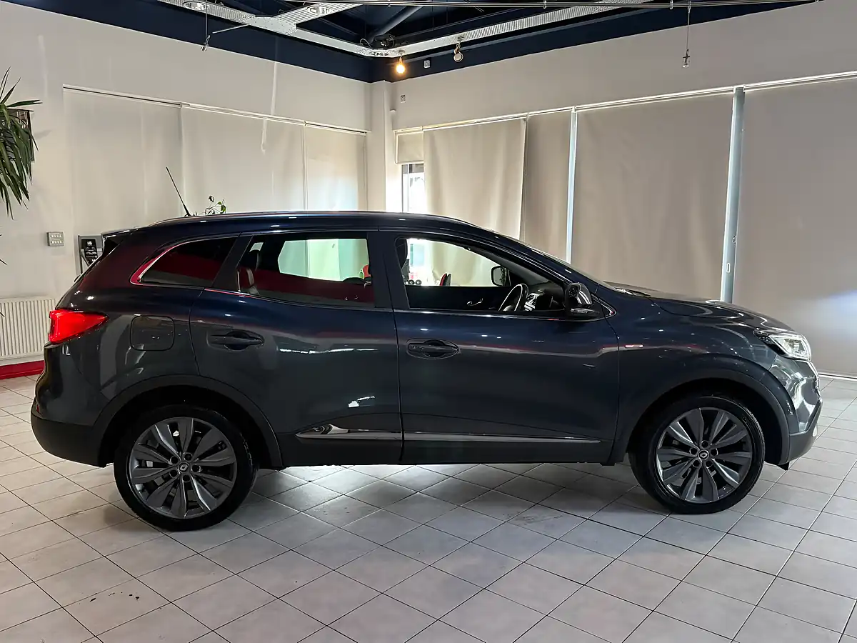 Used 2018 Renault Kadjar Signature Nav Grey - Interior and Exterior details 8