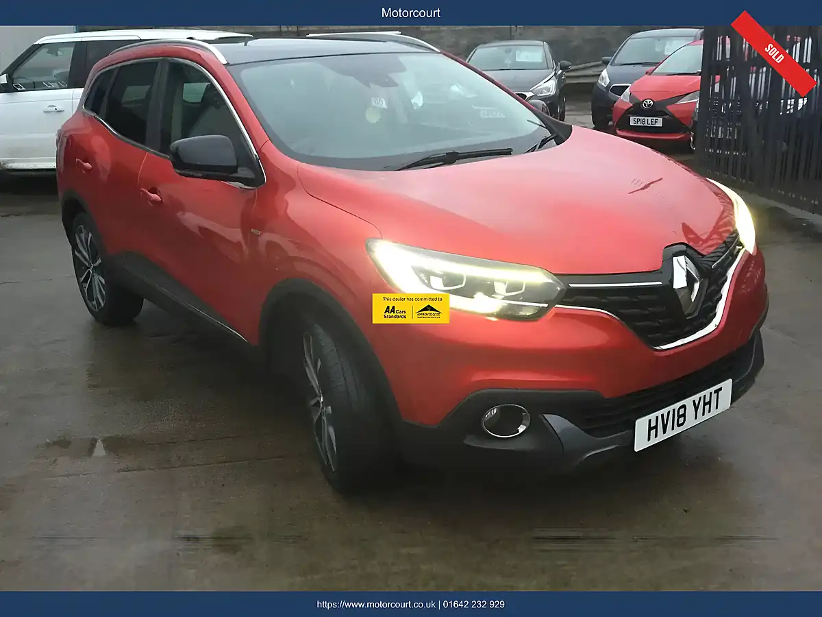 Used 2018 Renault Kadjar Signature Nav Orange - Front View