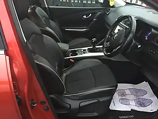 Used 2018 Renault Kadjar Signature Nav Orange - Interior and Exterior details 11