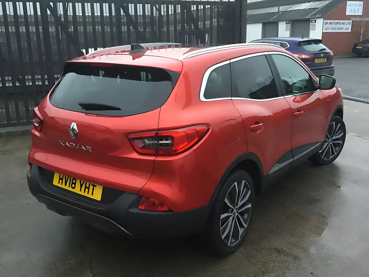 Used 2018 Renault Kadjar Signature Nav Orange - Interior and Exterior details 3