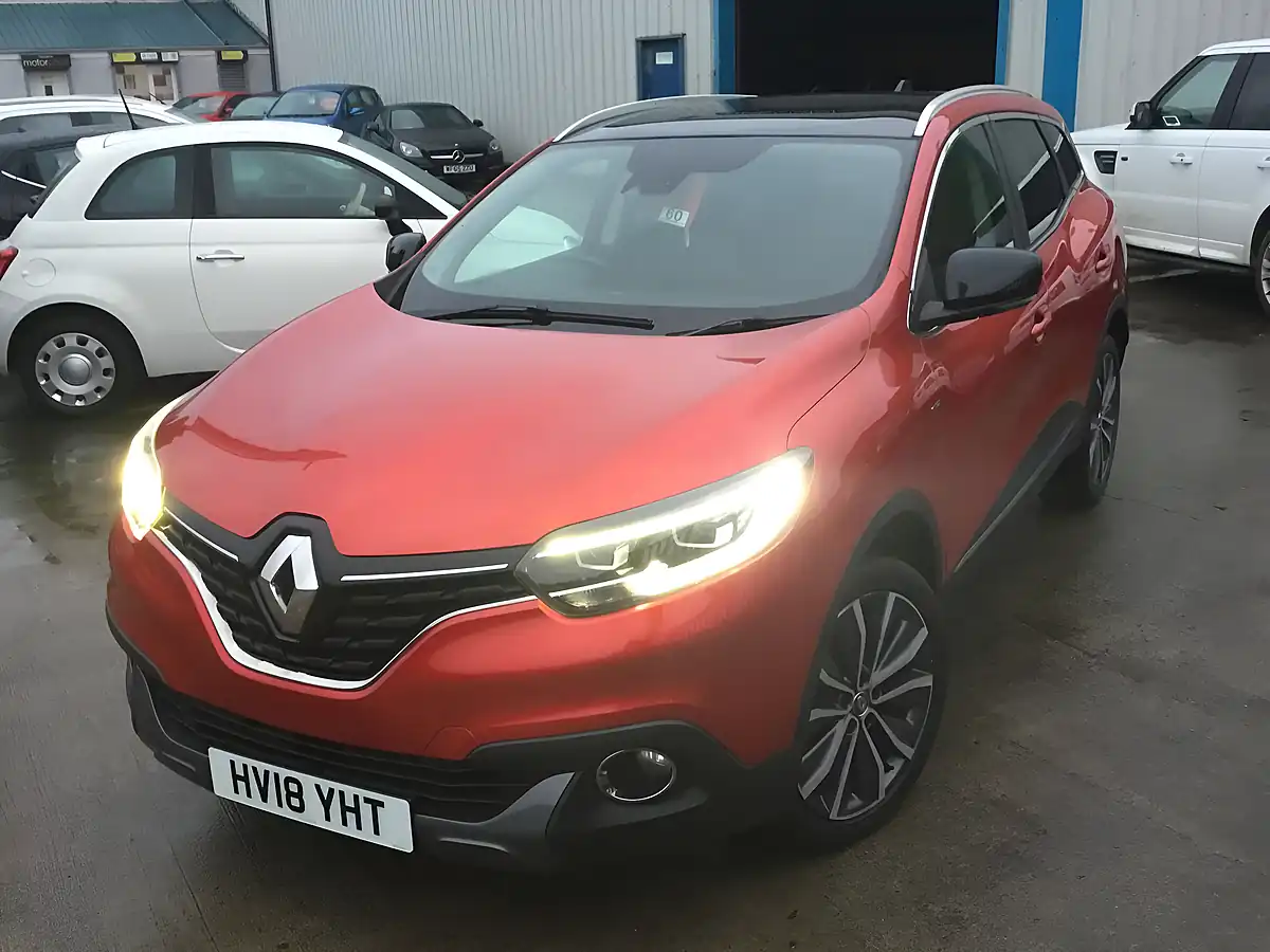 Used 2018 Renault Kadjar Signature Nav Orange - Interior and Exterior details 8