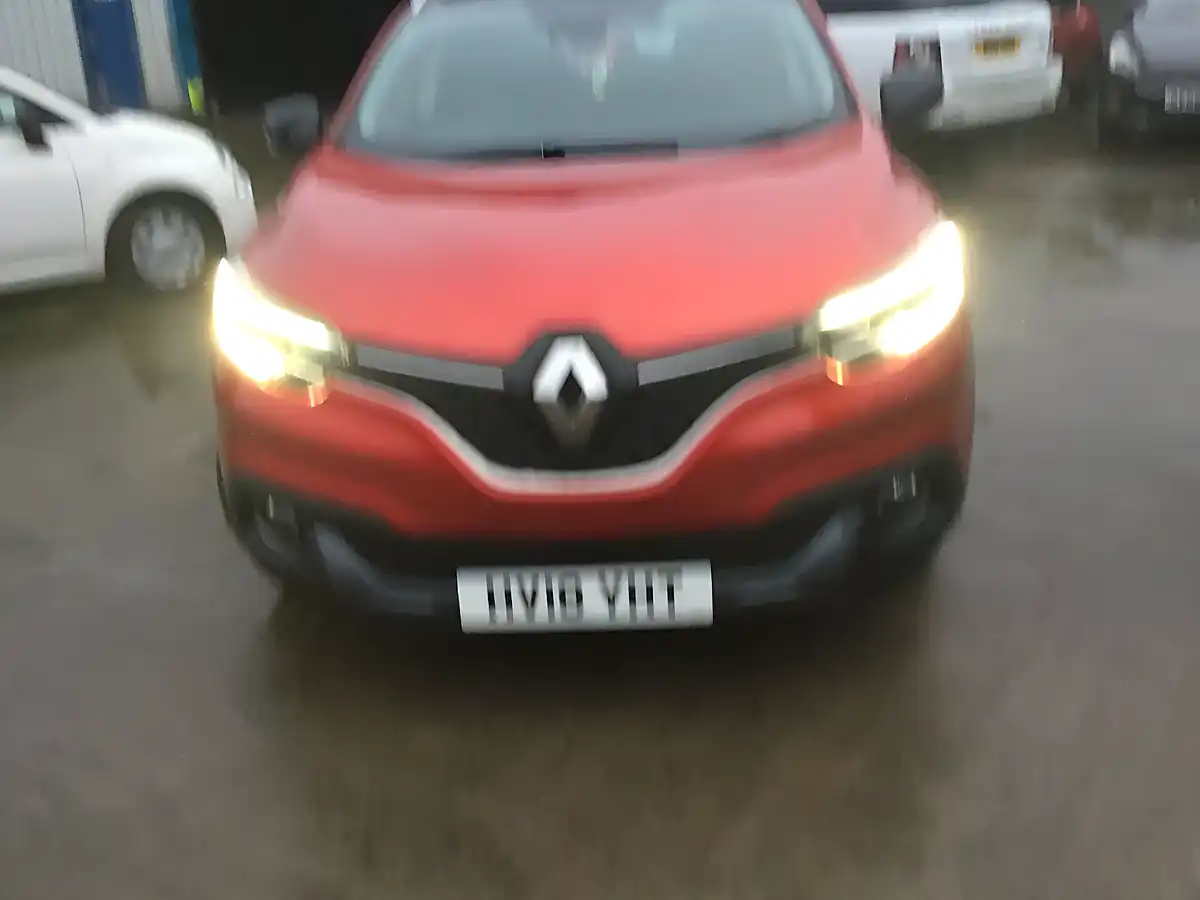Used 2018 Renault Kadjar Signature Nav Orange - Interior and Exterior details 9
