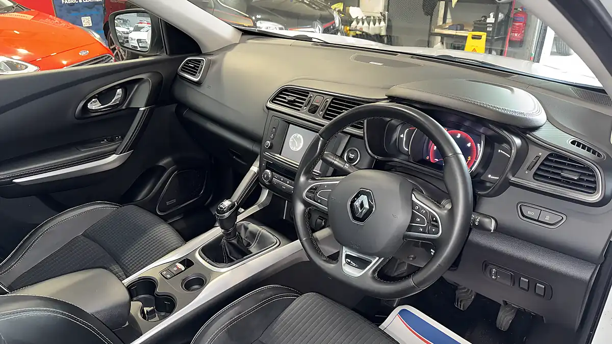 Used 2018 Renault Kadjar Signature Nav White - Interior and Exterior details 11