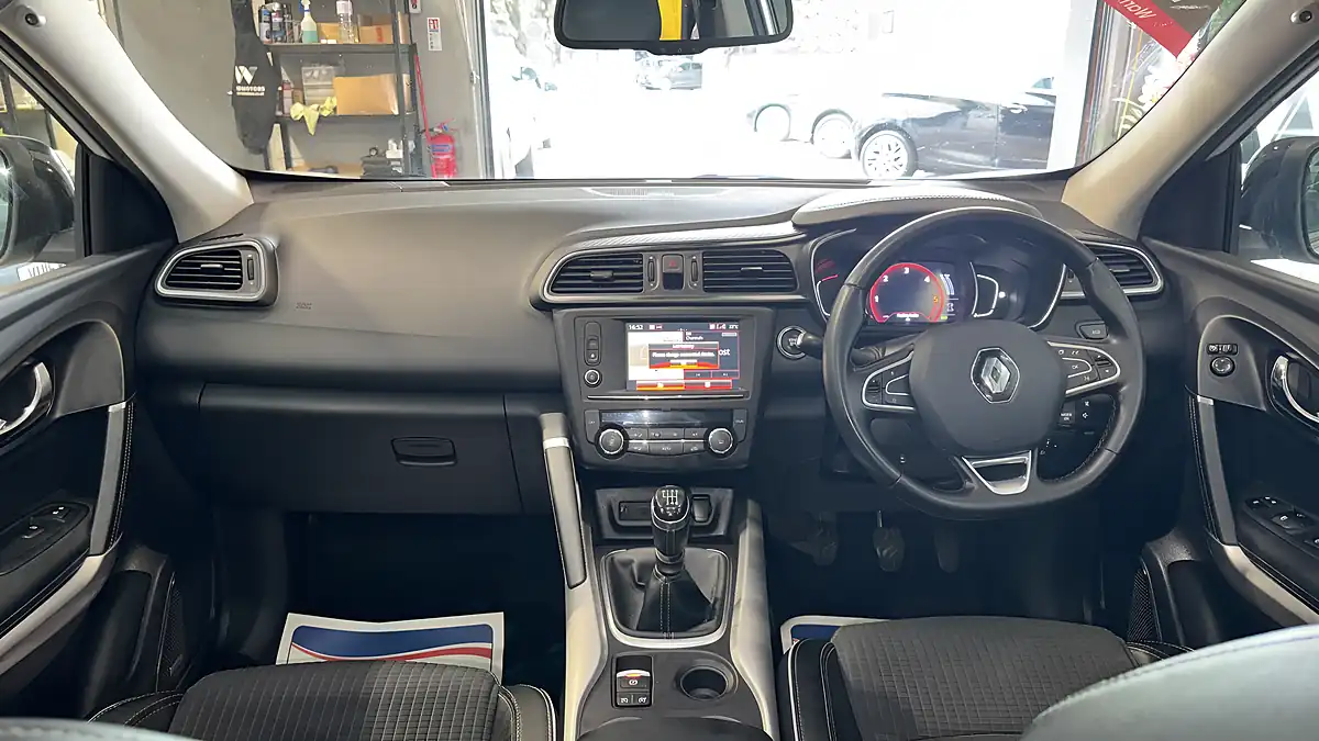 Used 2018 Renault Kadjar Signature Nav White - Interior and Exterior details 13