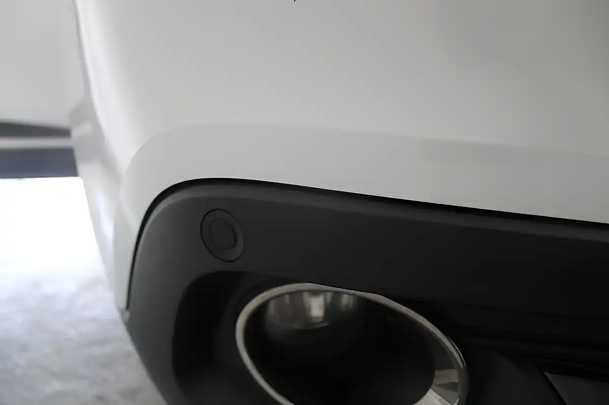 Used 2018 Renault Kadjar Signature Nav White - Interior and Exterior details 10