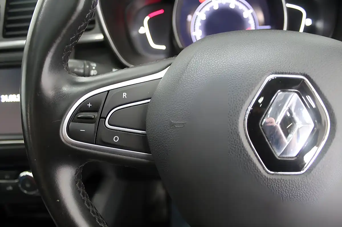 Used 2018 Renault Kadjar Signature Nav White - Interior and Exterior details 17