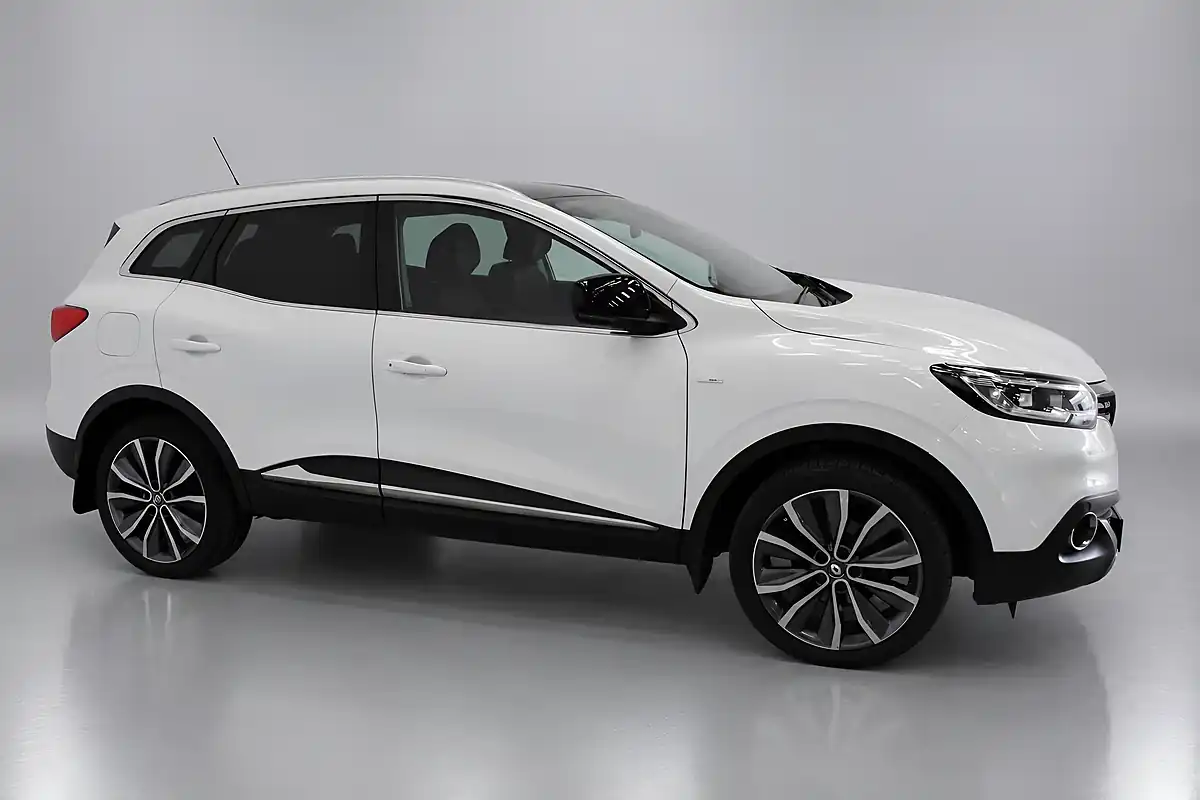 Used 2018 Renault Kadjar Signature Nav White - Interior and Exterior details 3