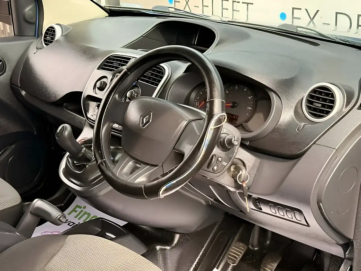 Used 2018 Renault Kangoo Business+ Blue - Interior and Exterior details 15