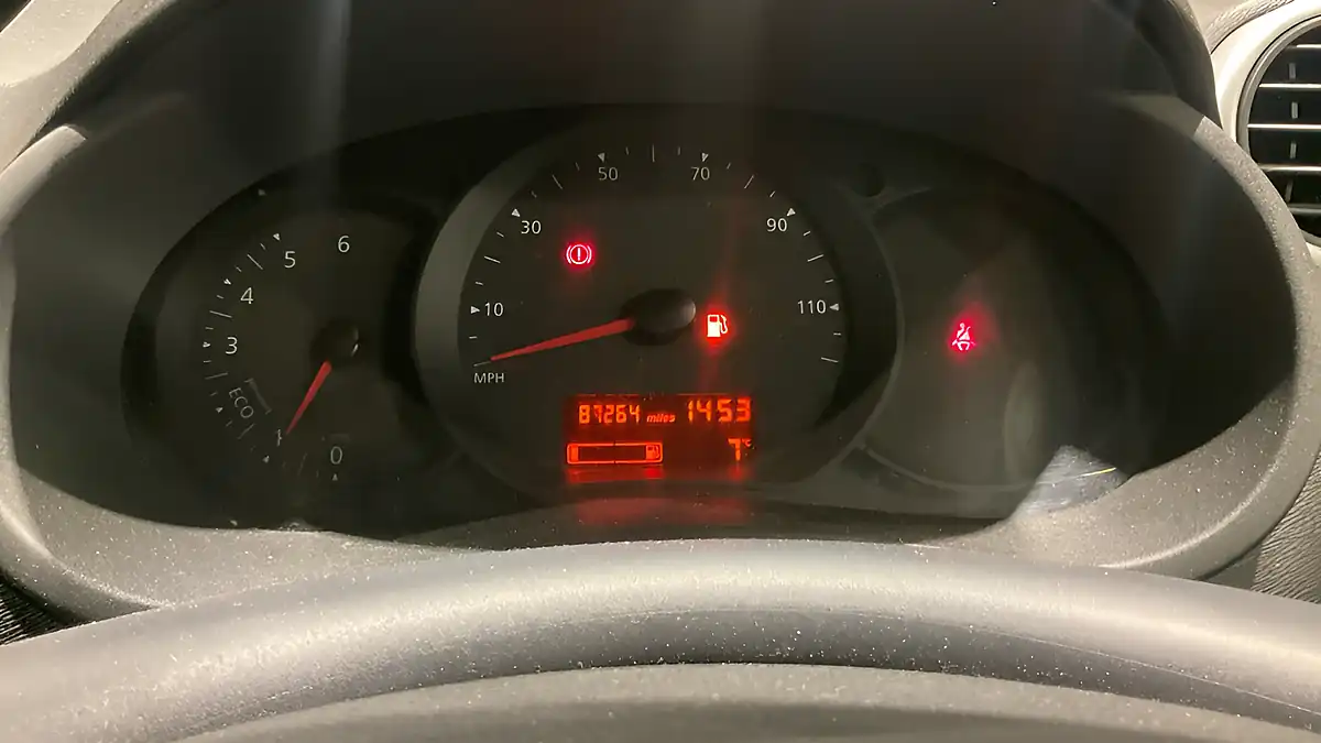 Used 2018 Renault Kangoo Business Silver - Interior and Exterior details 10