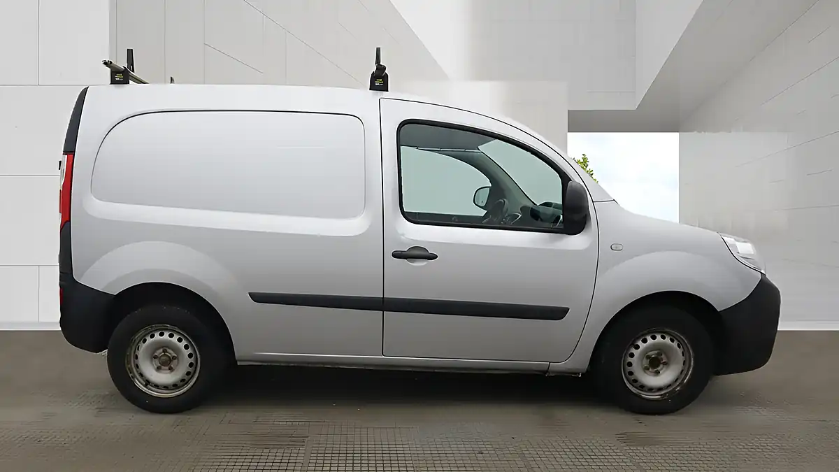 Used 2018 Renault Kangoo Business Silver - Interior and Exterior details 5