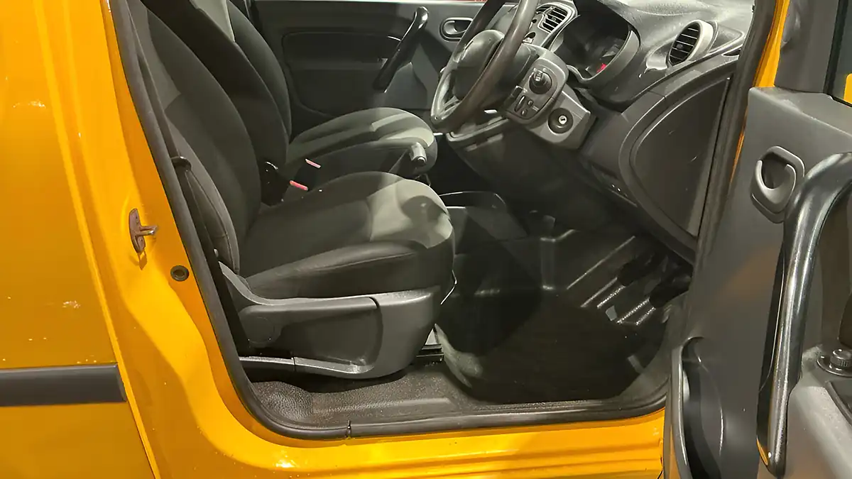 Used 2018 Renault Kangoo Business White - Interior and Exterior details 11