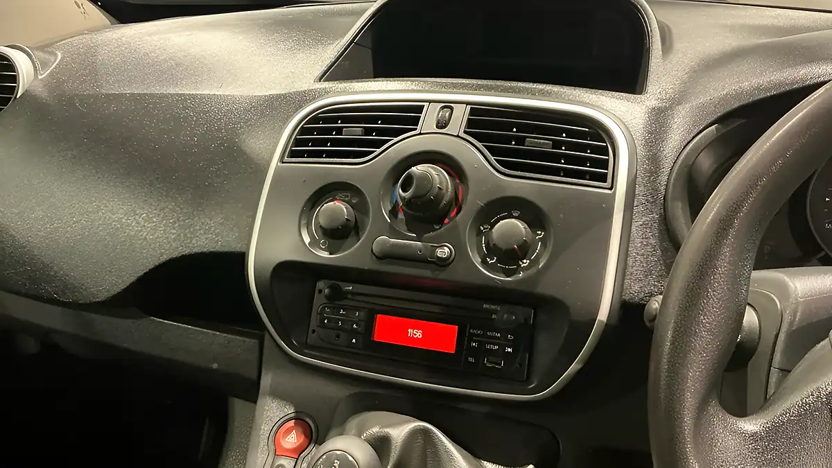 Used 2018 Renault Kangoo Business White - Interior and Exterior details 13