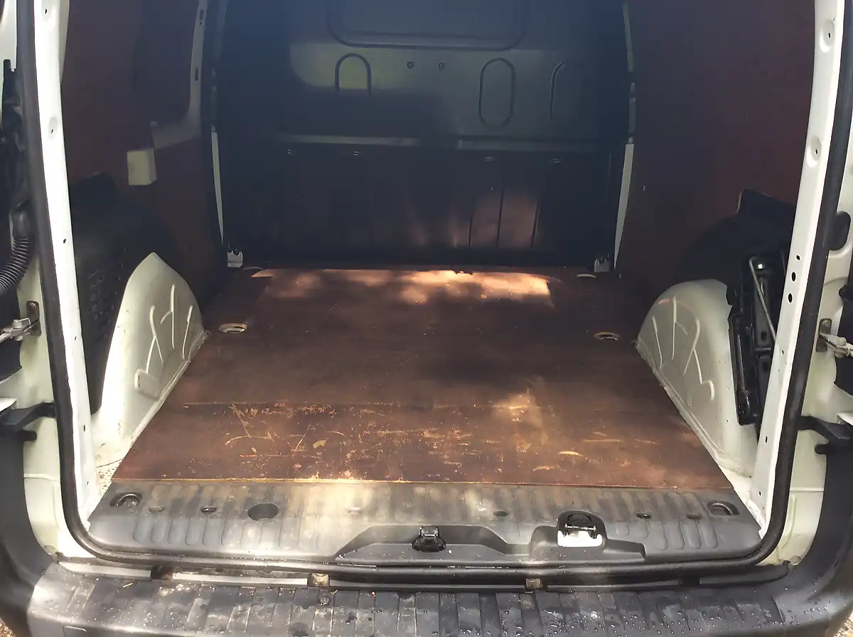 Used 2018 Renault Kangoo Business White - Interior and Exterior details 12