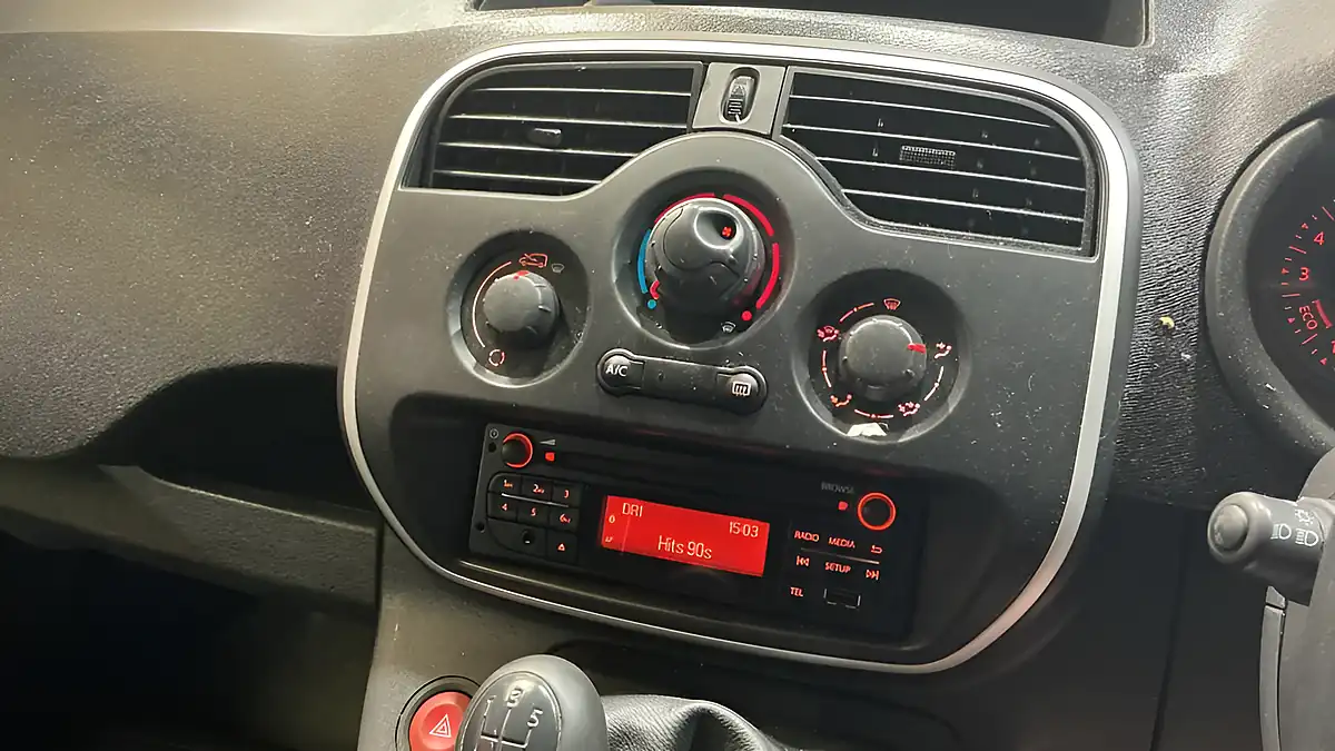 Used 2018 Renault Kangoo Business+ White - Interior and Exterior details 12