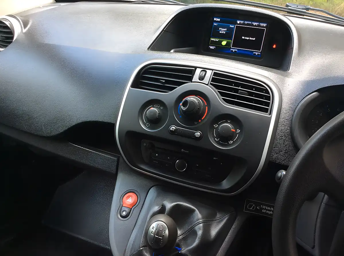Used 2018 Renault Kangoo Business+ White - Interior and Exterior details 10