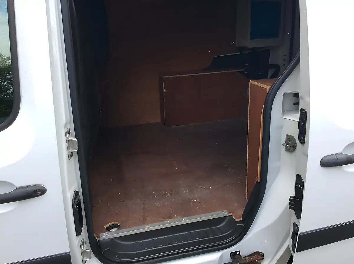 Used 2018 Renault Kangoo Business+ White - Interior and Exterior details 13