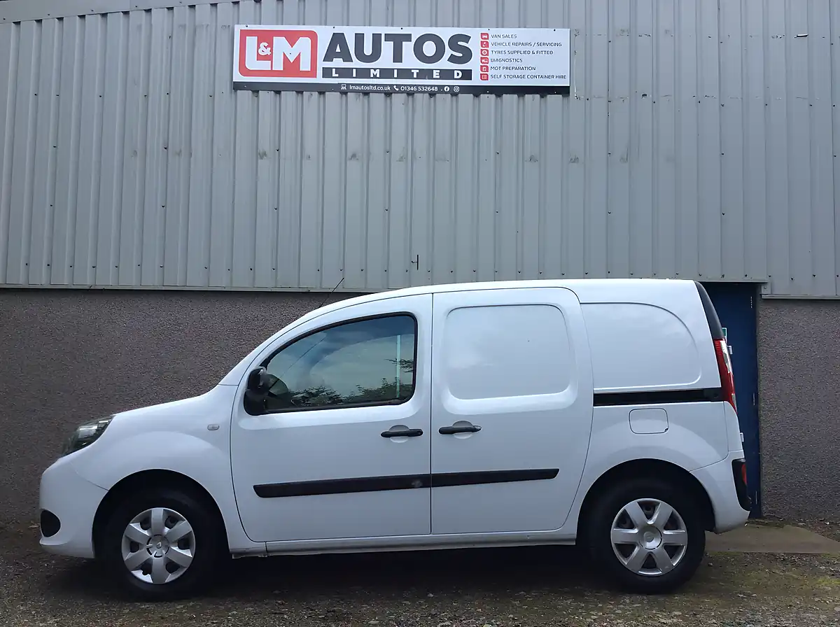 Used 2018 Renault Kangoo Business+ White - Interior and Exterior details 4