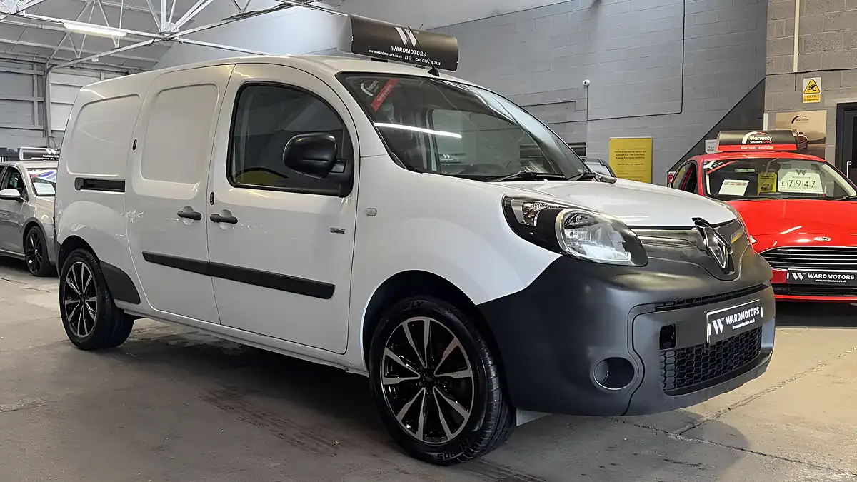 Used 2018 Renault Kangoo Maxi Business White - Interior and Exterior details 4