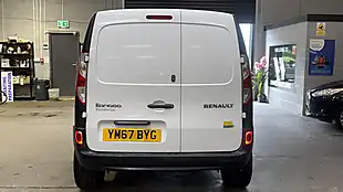 Used 2018 Renault Kangoo Maxi Business White - Interior and Exterior details 6