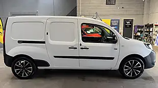 Used 2018 Renault Kangoo Maxi Business White - Interior and Exterior details 8