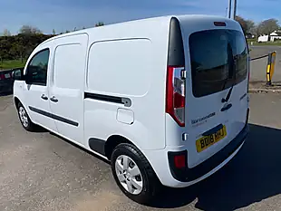Used 2018 Renault Kangoo Maxi Business+ White - Interior and Exterior details 17