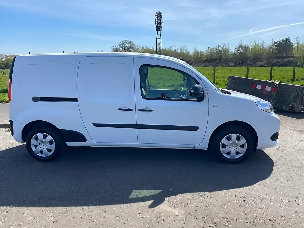 Used 2018 Renault Kangoo Maxi Business+ White - Interior and Exterior details 2