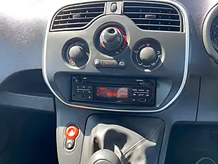 Used 2018 Renault Kangoo Maxi Business+ White - Interior and Exterior details 5