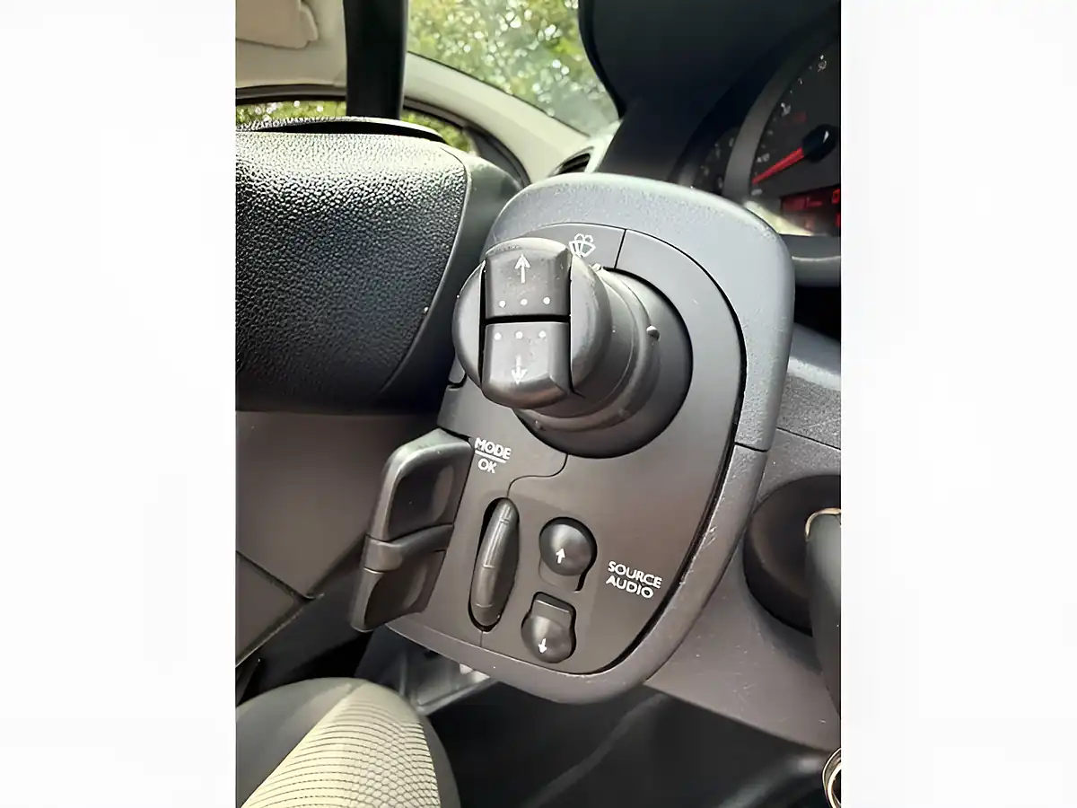Used 2018 Renault Kangoo ML19 Business White - Interior and Exterior details 16