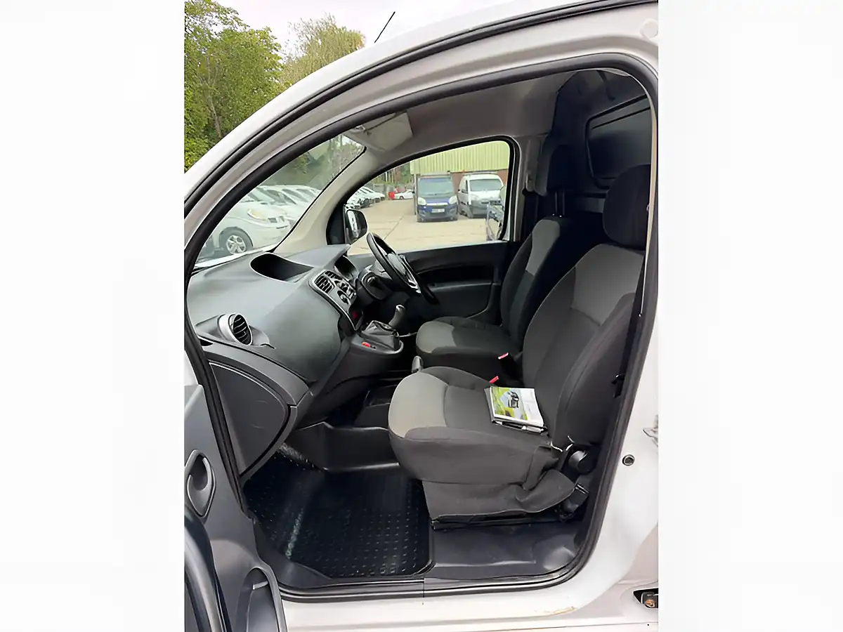 Used 2018 Renault Kangoo ML19 Business White - Interior and Exterior details 17