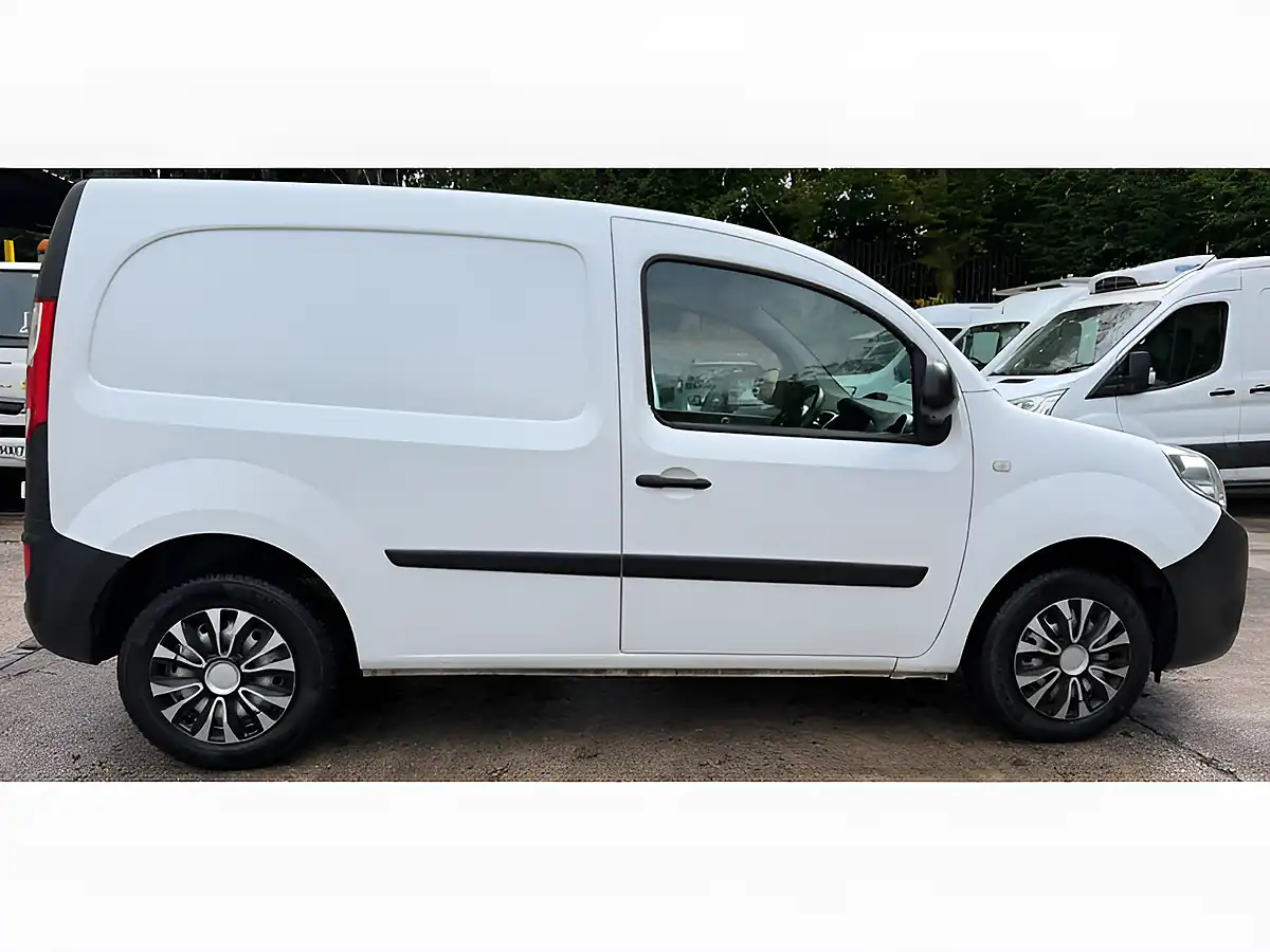 Used 2018 Renault Kangoo ML19 Business White - Interior and Exterior details 8