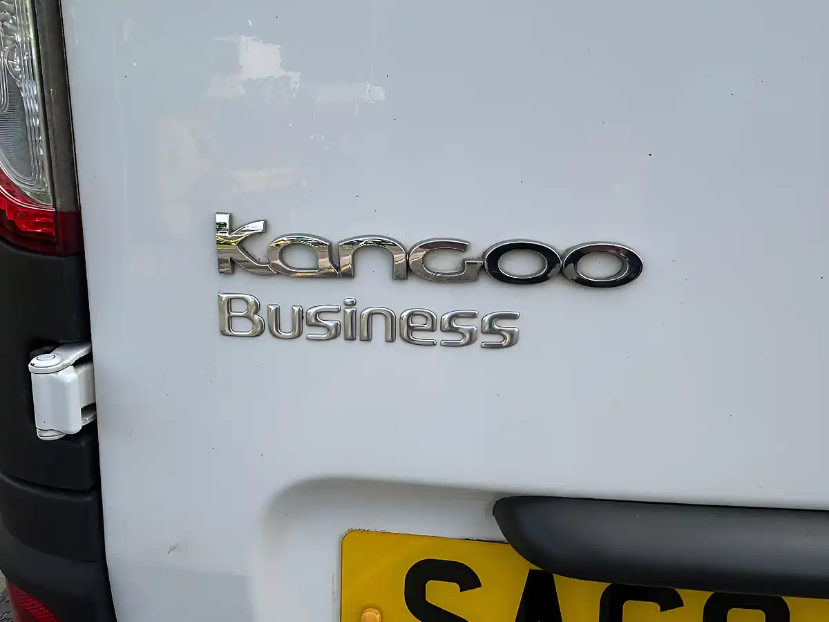 Used 2018 Renault Kangoo White - Interior and Exterior details 10