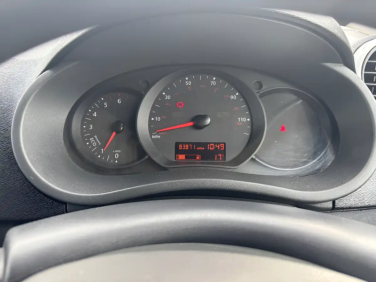 Used 2018 Renault Kangoo White - Interior and Exterior details 13