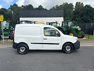 Used 2018 Renault Kangoo White - Interior and Exterior details 6