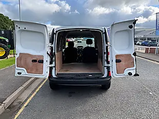 Used 2018 Renault Kangoo White - Interior and Exterior details 9
