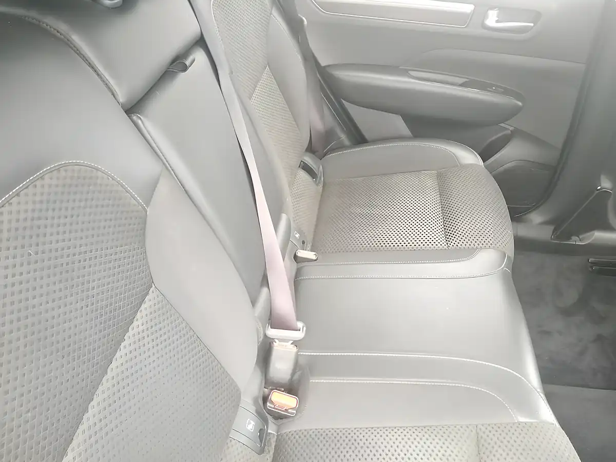 Used 2018 Renault Koleos Dynamique S Nav Admiral Blue - Interior and Exterior details 16