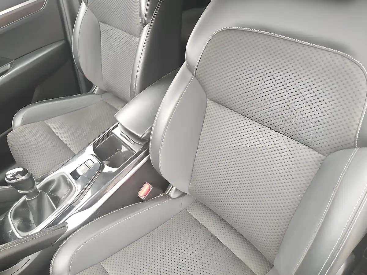 Used 2018 Renault Koleos Dynamique S Nav Admiral Blue - Interior and Exterior details 18